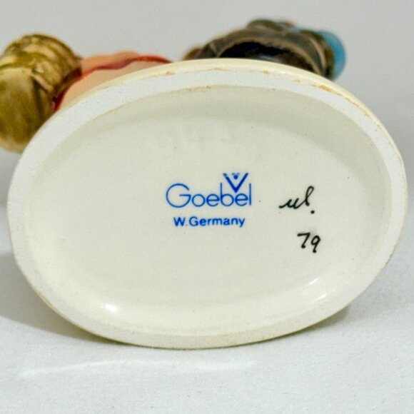 Goebel Hummel 94 3/0 "Surprise" TMK-5  West Germany - Picture 6 of 7